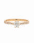 Ein Verlobungsring in Roségold 750/- mit einem Brillanten 0,30 ct. und zusätzlich seitlichen Brillanten