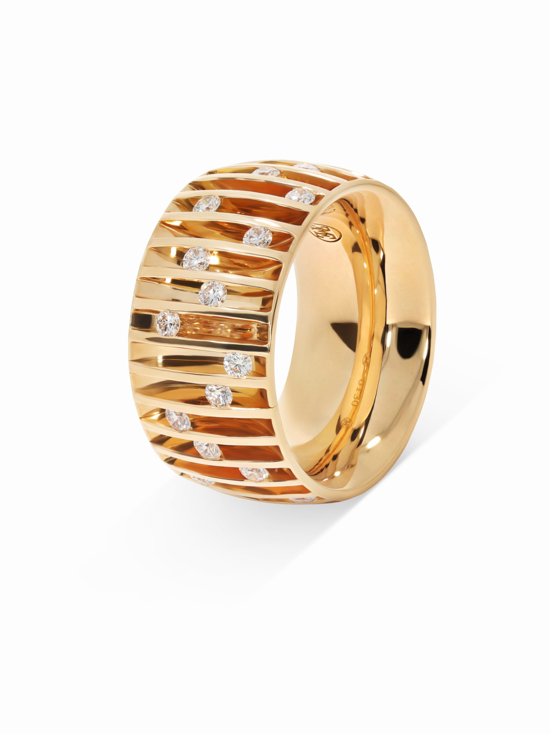 Ein breiter Ring in Roségold 750/- bzw. 18 kt. mit 32 Brillanten
