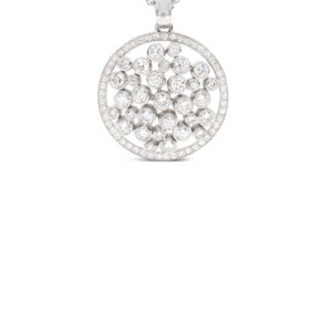 Ein Anhänger in Weißgold 750/- mit Brillantkranz und vielen größeren Brillanten innen.