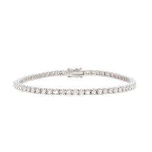 Ein besonderes Armband in Weißgold 750/-bzw. 18 kt. rundum mit Brillanten besetzt.