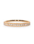 Ein Memoire-Ring in Roségold 750/ -, der komplett mit Brillanten gefasst ist.