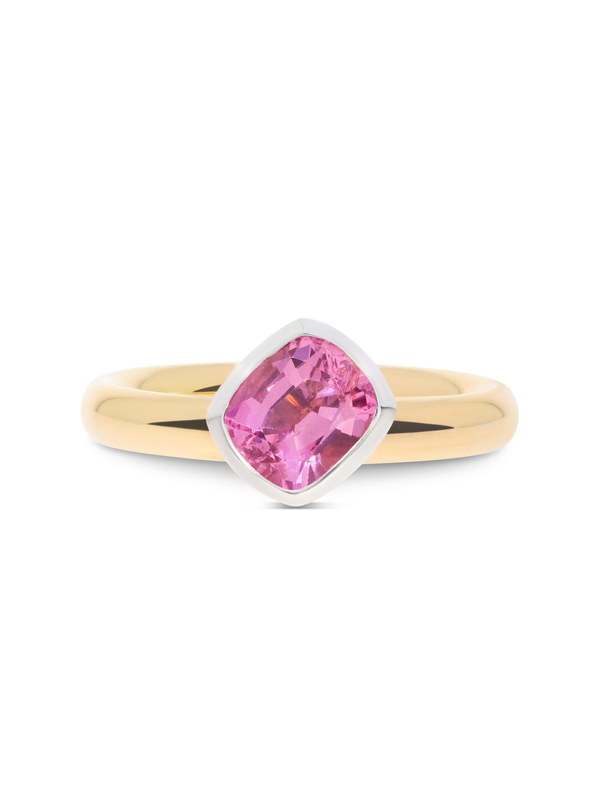 Dieser Ring in Roségold 750/- mit einem pinken Spinell in einer Fassung aus Weißgold 750/- kann mit mehreren Ringen zusammengesteckt werden.