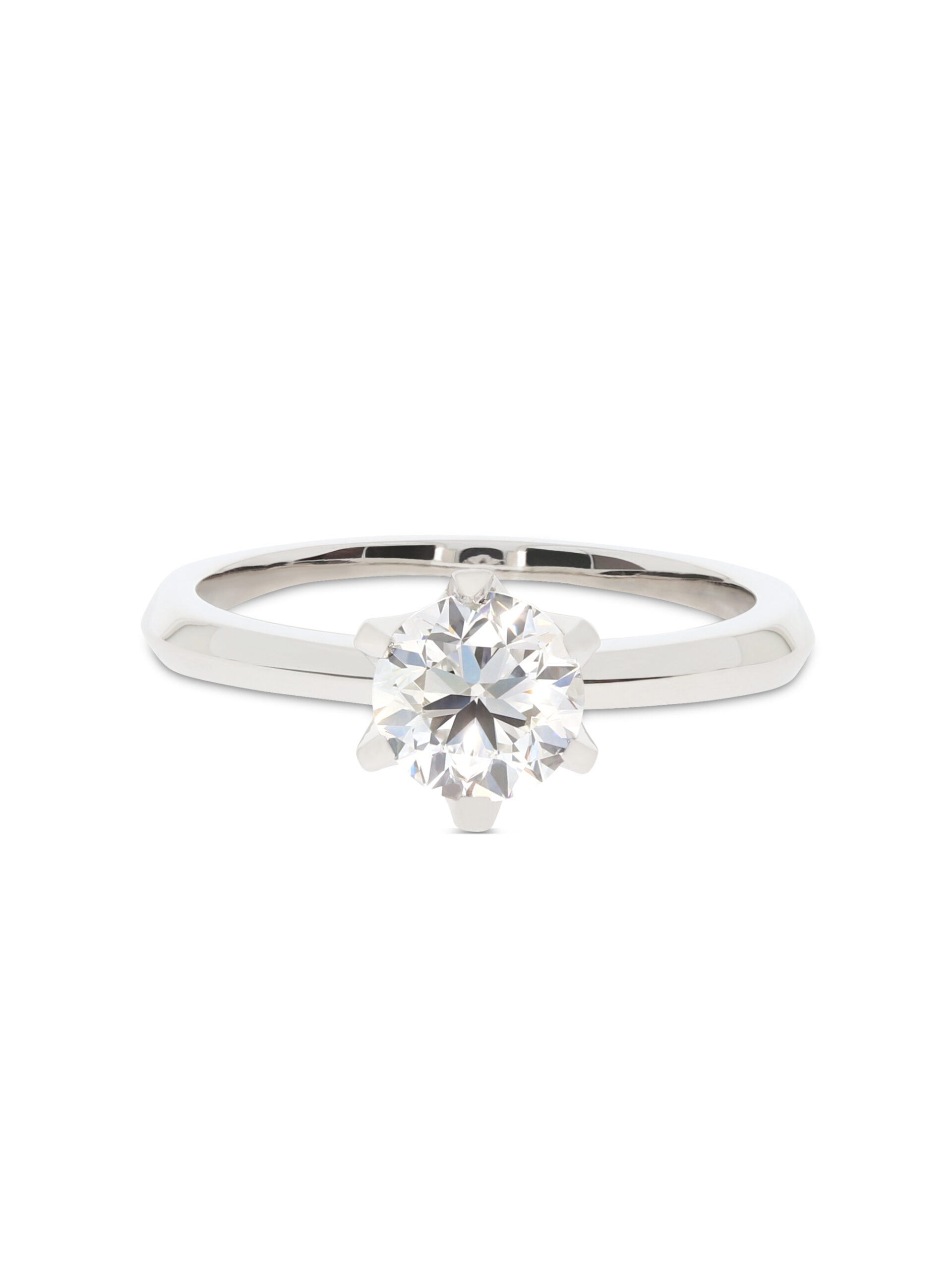 Ein klassischer Verlobungsring in Platin 950/- mit einem Brillanten 1,01ct. gefasst.