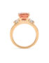 Ein Ring in Roségold 750/- mit cognacfarbenem Turmalin im Zentrum, eingerahmt von zwei Diamant-Tropfen links und rechts.