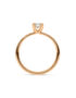 Ein Verlobungsring in Roségold 750/- mit einem Brillanten 0,30 ct. und zusätzlich seitlichen Brillanten