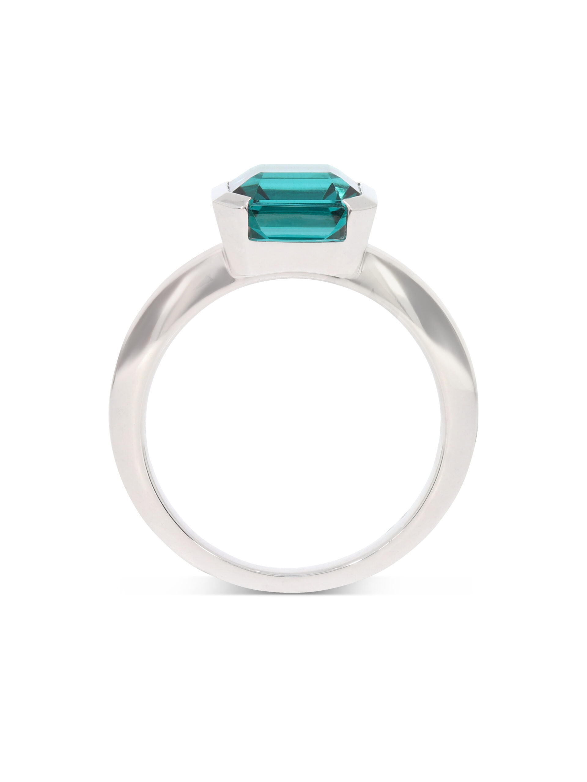 Ein Ring mit einem blaugrünen Indigolith in 750/- Weißgold