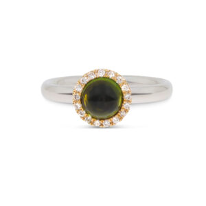Ein Ring in Weißgold 750/- mit einem Turmalin umschlossen von Brillanten.