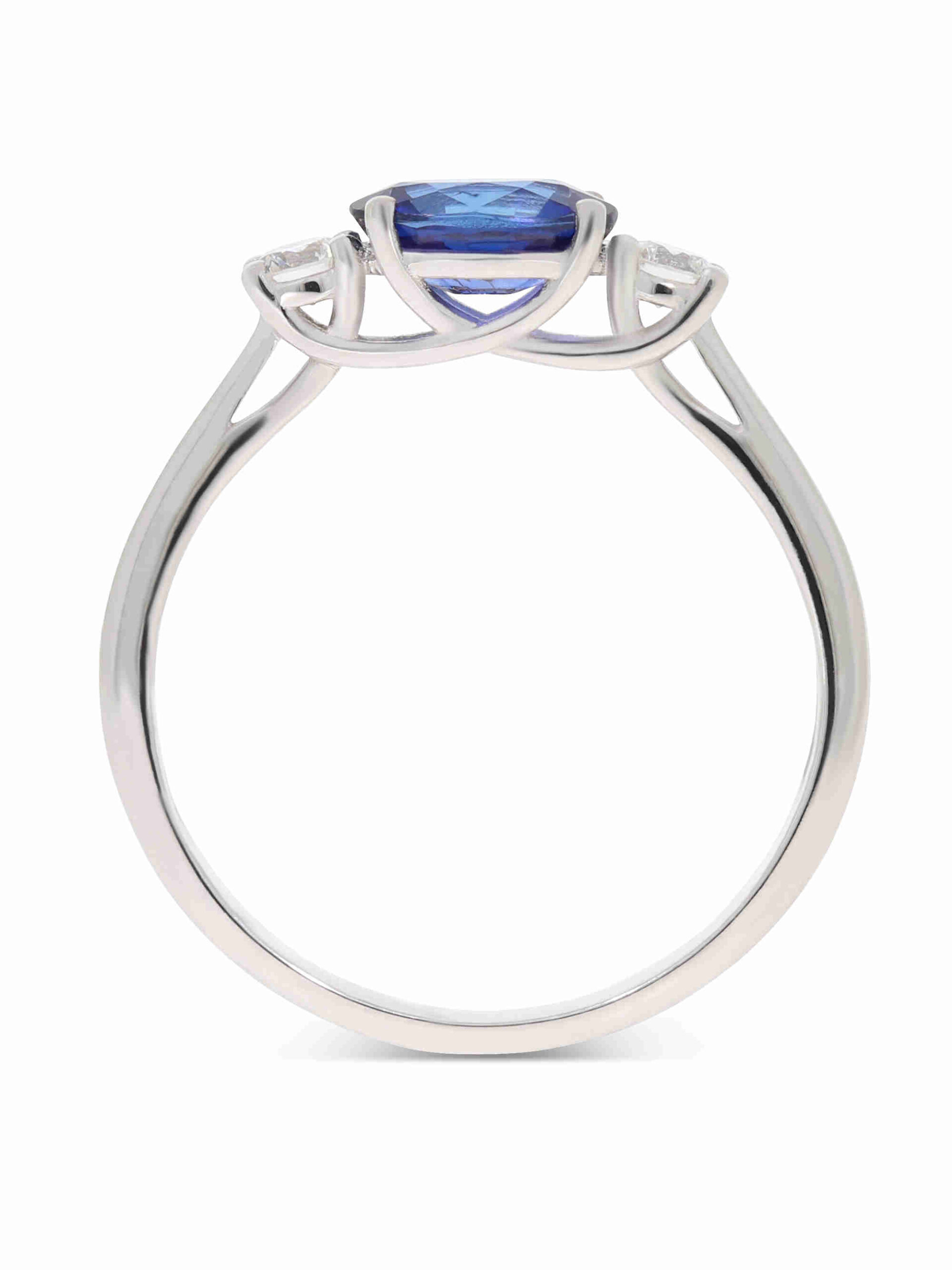 Ein Verlobungsring in Weißgold 750/- mit einem blauen Saphir 1,01 ct. und zusätzlich seitlichen 2 Brillanten